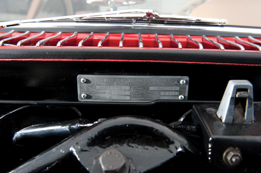 Детали интерьера Mercedes-Benz 300 SL 1955 года  (фото 112 из 233)